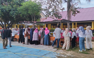 Bazar Ramadhan OSIS SMAN 1 Konsel Meriah, Dorong Kreativitas dan Kebersamaan