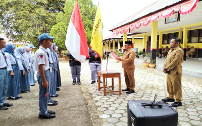 Kepala SMAN 1 Konawe Selatan Resmi Lantik Pengurus OSIS dan MPK Periode 2026